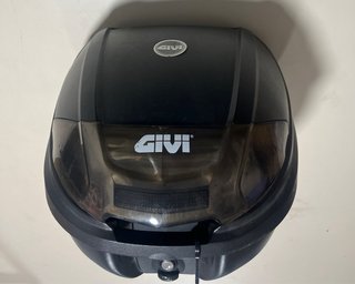 Baúl Givi Negro