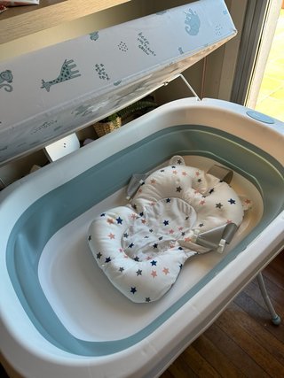 Bañera bebé con cambiador y almohada Marca: Bbest