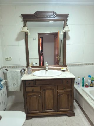 Mueble de baño madera y mármol
