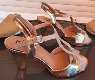 Zapatos de fiesta Vaik tacón mujer plateados