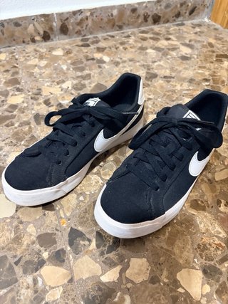 Zapatillas Nike Negras y Blancas
