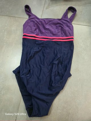 Bañador premamá morado y azul