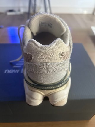 Zapatillas New Balance 9060 Mujer Beige/Gris