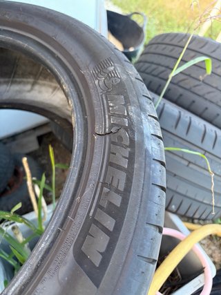 Neumático Michelin Pilot Sport 4 215/50 ZR17 95Y