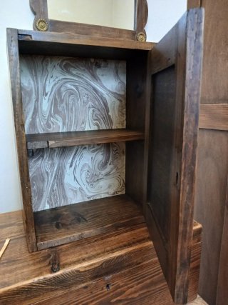 Armario antiguo de madera
