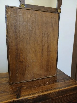 Armario antiguo de madera