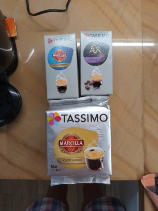 Cafetera Bosch Tassimo Style con 32 cápsulas.
