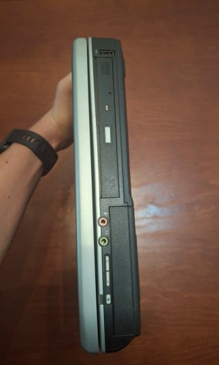 Portátil Compaq nx9010 + funda + ratón + cargador