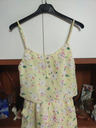 Tutina corta gialla a fiori