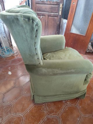 Sillón orejero vintage verde