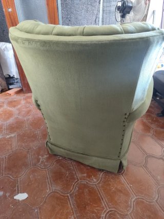 Sillón orejero vintage verde