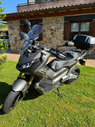 Honda X-ADV 750 Gris