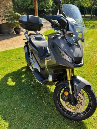 Honda X-ADV 750 Gris