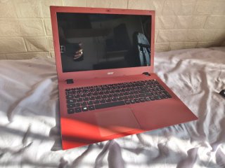 Acer Aspire E5-522 Rojo