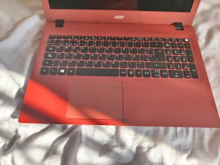 Acer Aspire E5-522 Rojo