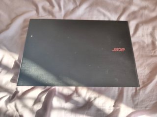 Acer Aspire E5-522 Rojo