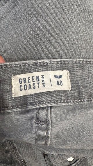 Pantalones acampanados grises Green Coast