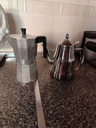 Cafetera italiana mas tetera acero inox .