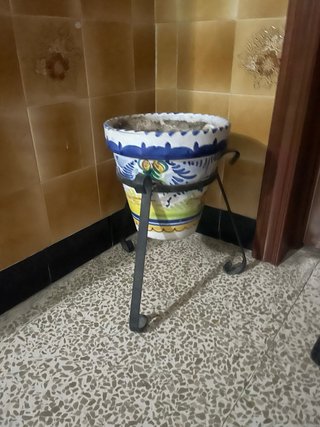 Maceta cerámica con soporte forja