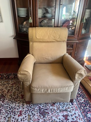 Sillón orejero reclinable Ikea beige