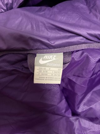 Abrigo Nike Morado y Blanco