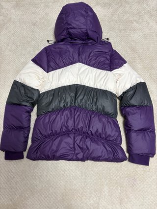 Abrigo Nike Morado y Blanco