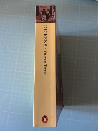 Oliver Twist - Charles Dickens