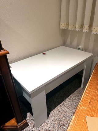 Mesa baja blanca lacada vintage