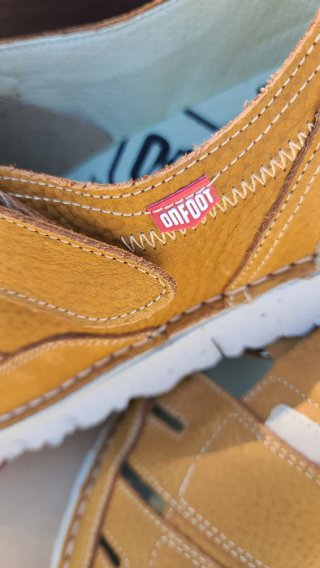 Sandalias de piel marrón para hombre