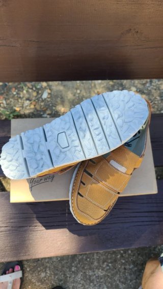 Sandalias de piel marrón para hombre