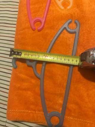 Lote de 20 perchas infantiles de plástico