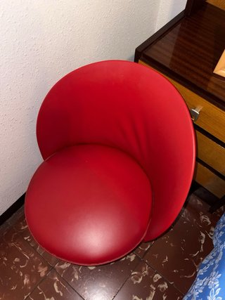 Butaca vintage roja piel sintética