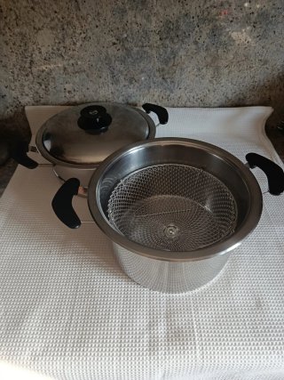 Olla AMC 6.5L + Vaporera + Colador