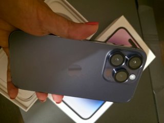 iPhone 14 Pro como nuevo con caja y accesorios