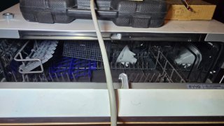 Mini lavavajillas y secadora Están casi muevos