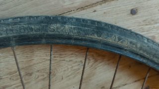 Manillar y Ruedas de Bicicleta Antigua