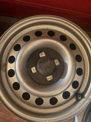 Llantas 4x100 originales de golf 2 con tapas origi