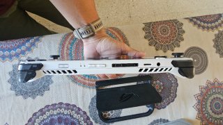 ASUS ROG Ally Z1 Extreme 2TB + Accessori