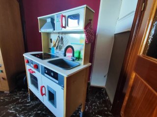 Cocina de juguete de madera