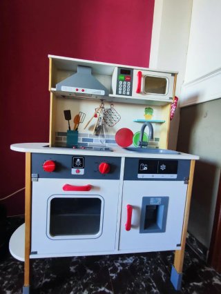 Cocina de juguete de madera