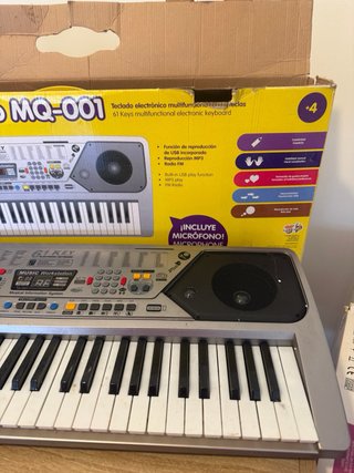 Teclado Electrónico MQ-001 con Micrófono