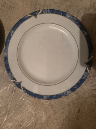 Platos de cerámica azul y blanco