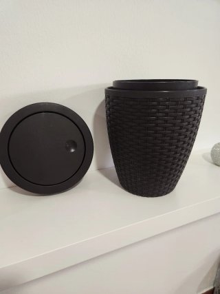 Papelera baño estilo ratán con tapa basculante