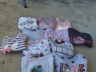 Jerseys Niña 3-4 Años. Cada jersey 2€.