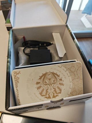 Nintendo Switch OLED Edizione Zelda