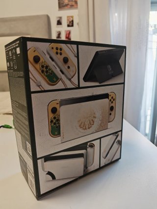 Nintendo Switch OLED Edizione Zelda