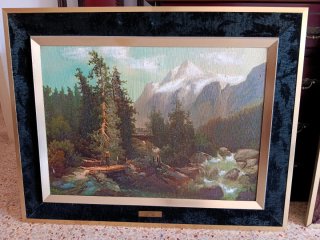 Lienzo Paisaje Montañoso con Marco Terciopelo