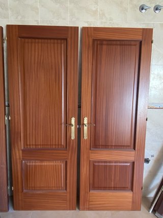 Puertas de madera maciza