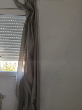 Cortinas beige y grises de tela