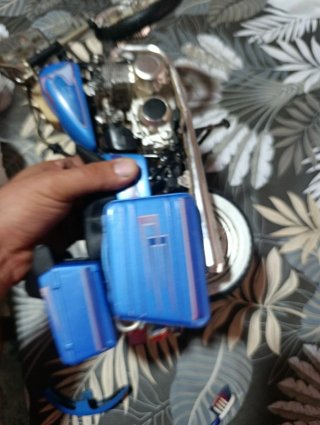 Moto Guiloy 1:6 Blue American Custom (Super Bike)